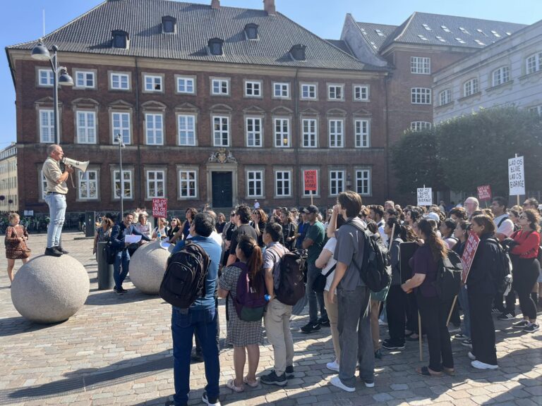 Peder Hvelplund(Ø): Absurd situation